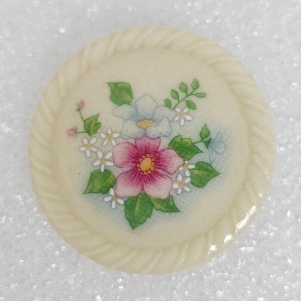 Vintage AVON 1984 SPRING BOUQUET Porcelain Round Disc Brooch Pin Floral Design